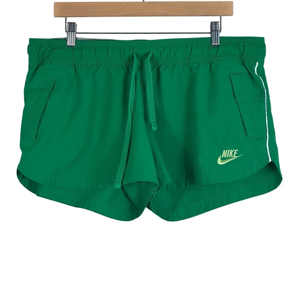 Nike Sportswear Solid Athletic Shorts Green Sporty Drawstring Size XL 16-18